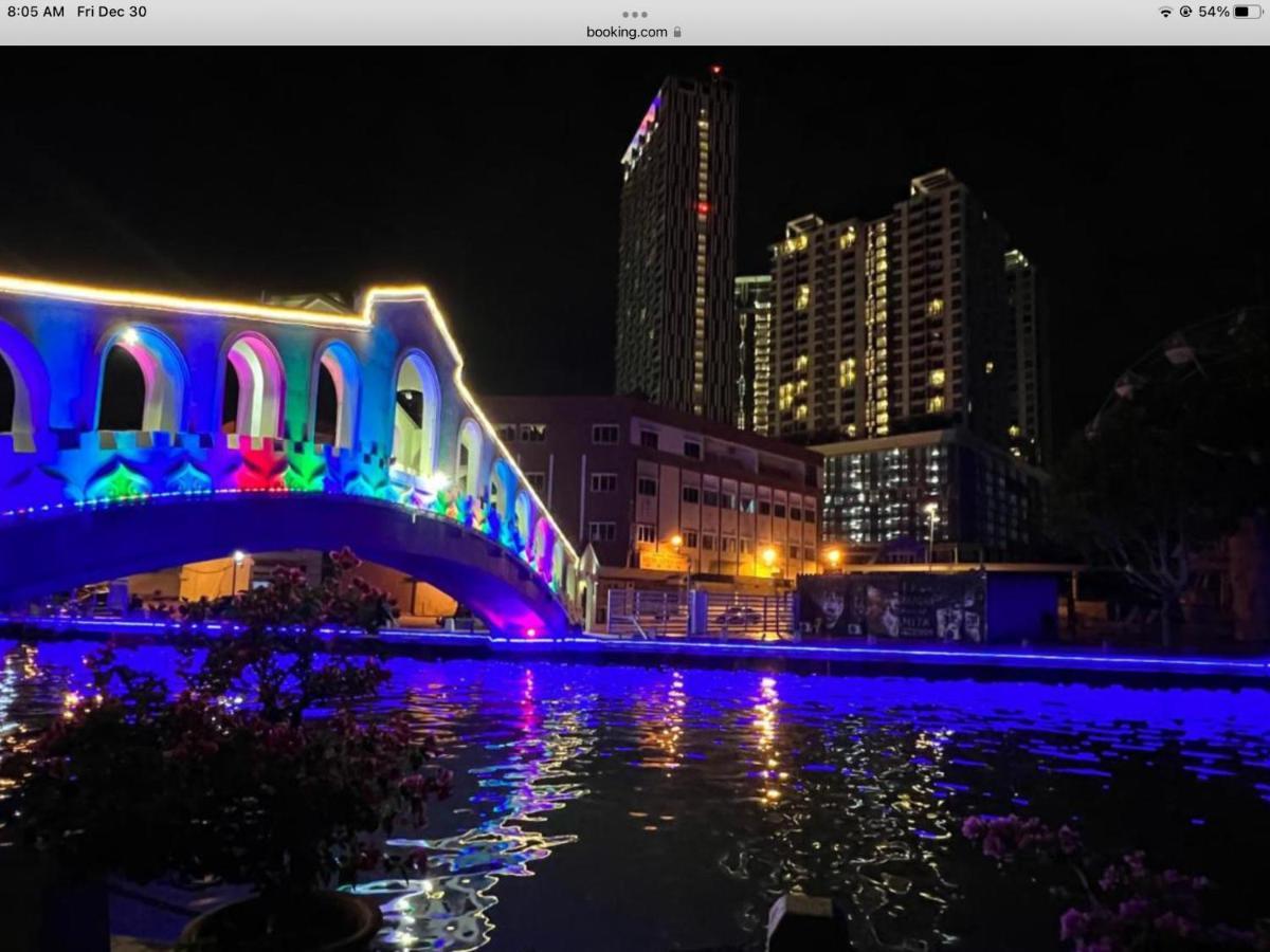 The Shore Walking 10 Mins To Jonker Streets Malacca Exterior photo